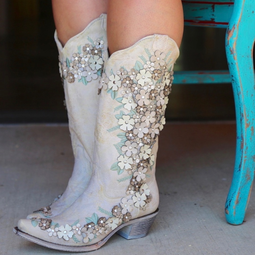 Corral White Floral Overlay & Embroidery & Stud Crystals Boots - Picture 7 of 14